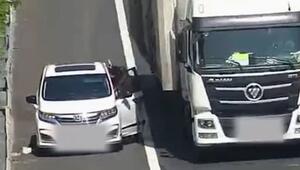 Vater stoppt für Toilettenpause auf Standstreifen – dann kommt ein Lkw angerast
