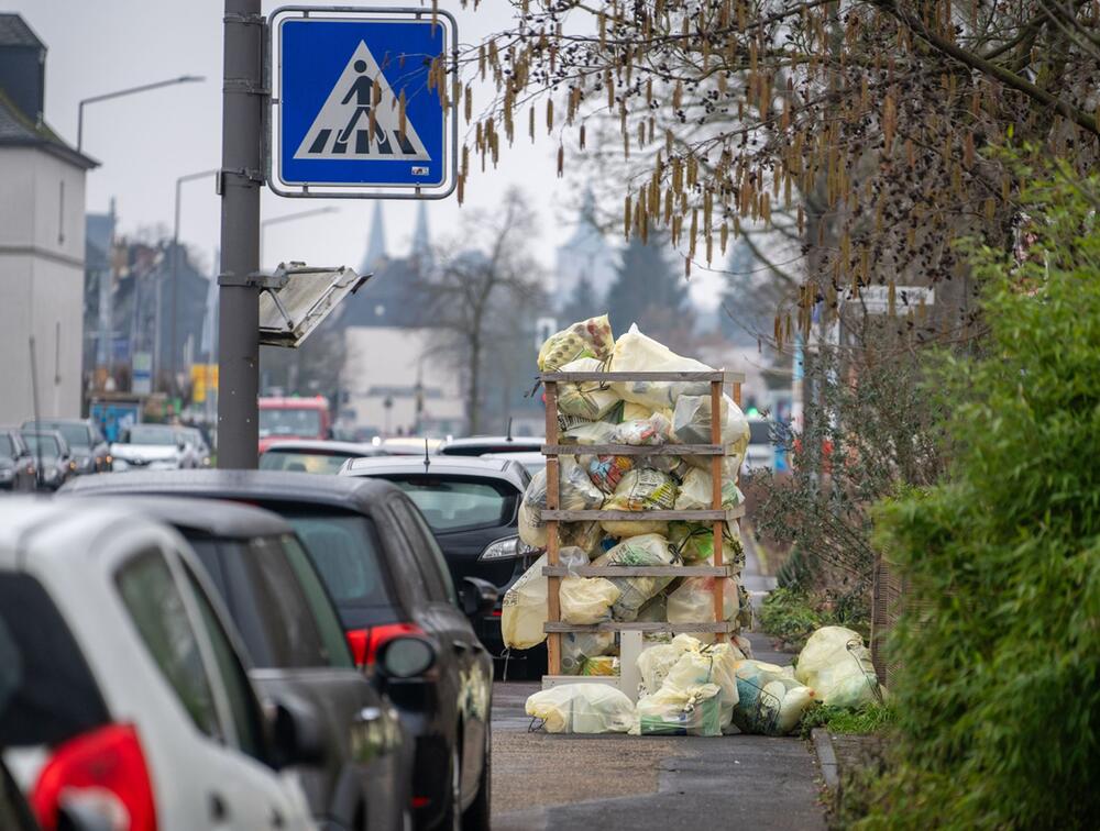 Gelbe Säcke werden eingesammelt