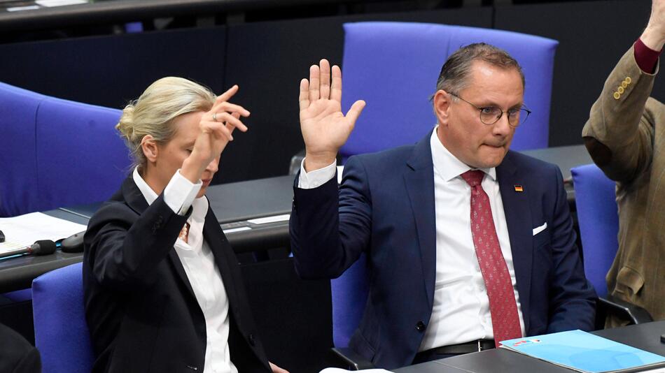 Alice Weidel und Tino Chrupalla in der 12. Sitzung des 21. Deutschen Bundestages