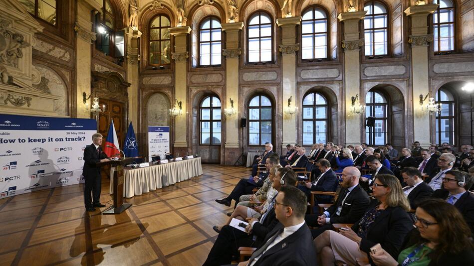 Nato-Außenministertreffen in Prag