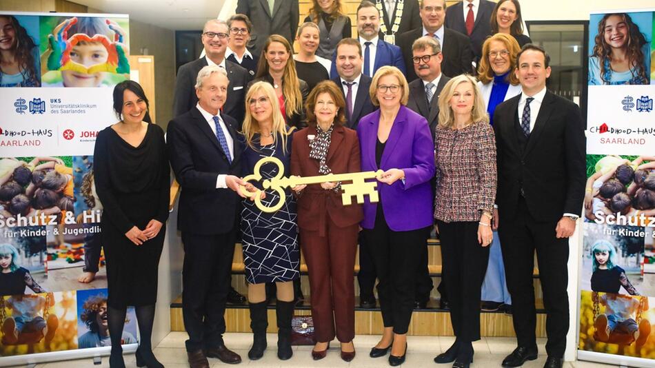 Königin Silvia von Schweden eröffnet am Universitätsklinikum des Saarlandes UKS in Homburg dass ...