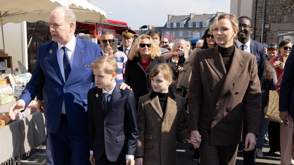 Die monegassischen Royals in Matignon.