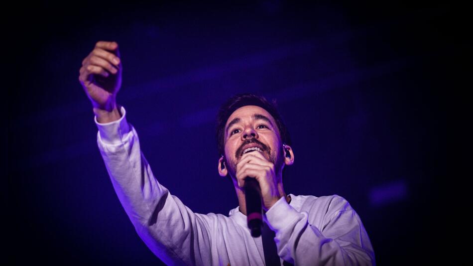 Mike Shinoda auf seiner Solotour bei einem Konzert in Oberhausen im März 2019.