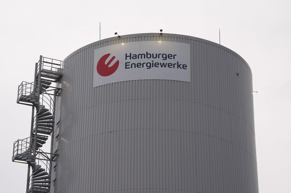 Symbolischer Start der Industriewärmelieferung in Hamburg