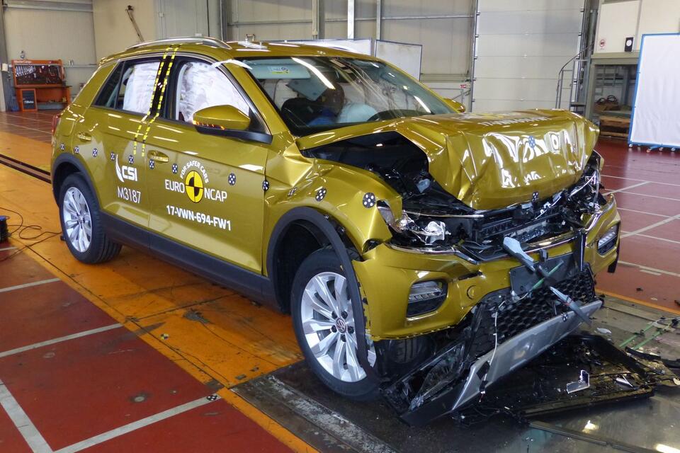 Die Klassenbesten Im Euro Ncap Crashtest Das Waren Die Sichersten Autos 17 Web De