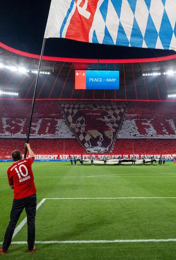Die Choreo der Bayern-Fans zu Ehren von Franz Beckenbauer.