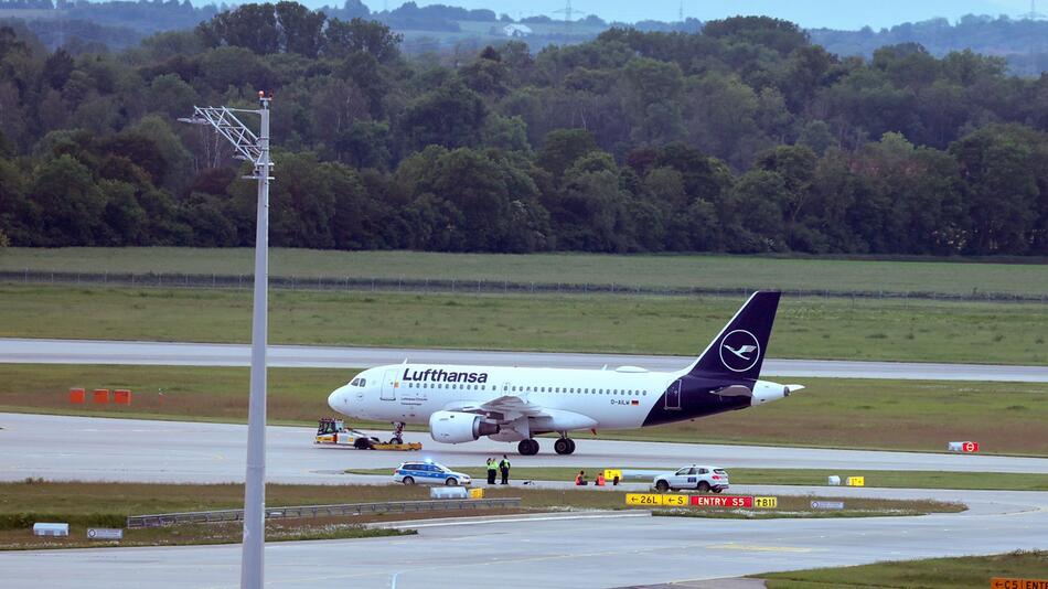 Klimaaktivisten legen Münchner Flughafen lahm