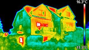 ein Haus unter Infrarotstrahlung