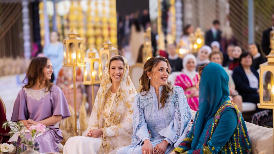 Rajwa Al-Saif und Königin Rania