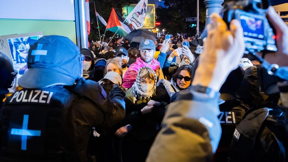 Demonstration zum Jahrestag 7. Oktober 2023 - Berlin