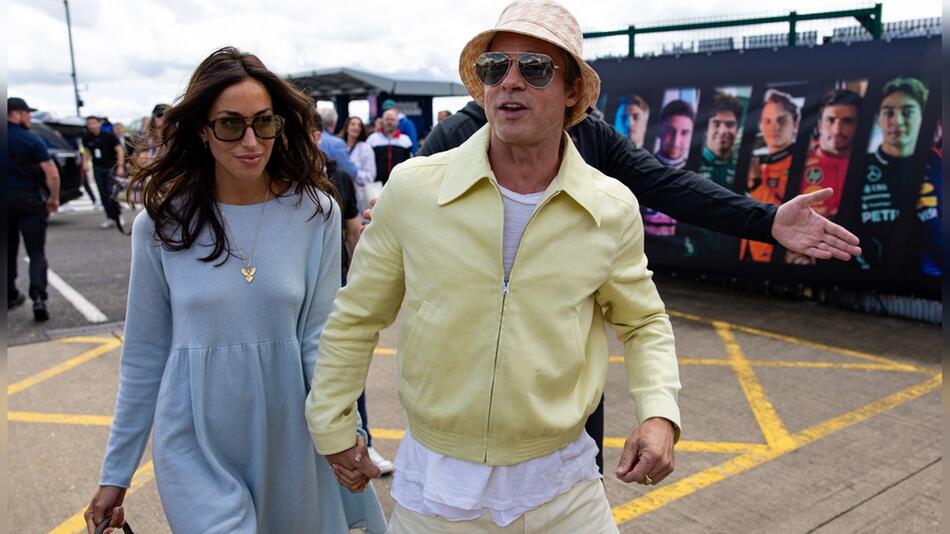 Brad Pitt mit seiner Freundin Ines de Ramon in Silverstone.