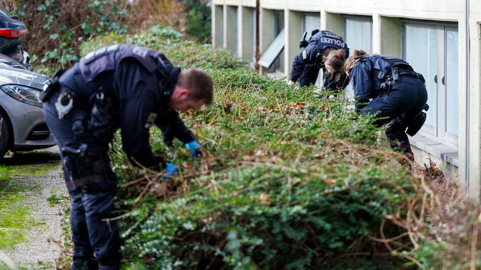 Mann stirbt nach Schüssen in Duisburg - Fahndung läuft