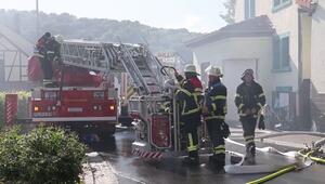 Tödlicher Wohnhausbrand in Bayern: Feuerwehr findet leblosen Mann bei Löscharbeiten