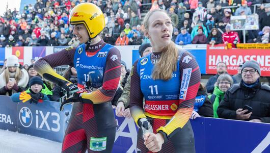 Die Rennrodlerinnen Jessica Degenhardt (l.) und Cheyenne Rosenthal