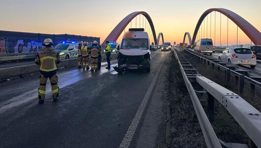 Massenkarambolage auf glatter A42
