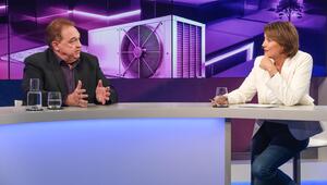 Oliver Kalkofe (Comedian und Schauspieler) und Sandra Maischberger im Gespräch.
