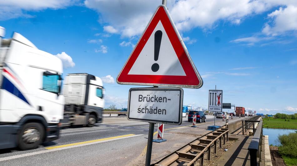 Weserbrücke der A1 zwischen Hemelingen und Arsten