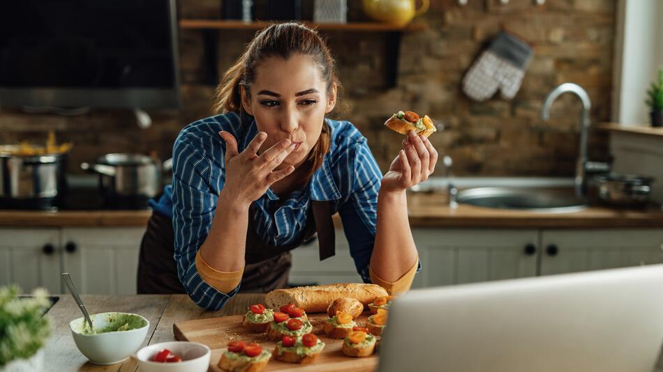 Frau beim Essen