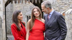 Prinzessin Sofía mit ihren Eltern bei ihrer Absolventenfeier in Wales.