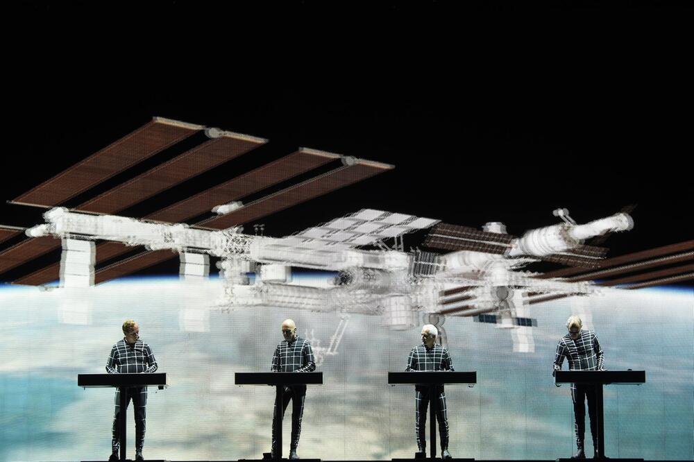 Alexander Gerst zu Gast auf Kraftwerk-Konzert