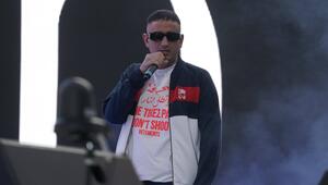 Rapper Haftbefehl "befindet sich unter ärztlicher Aufsicht".