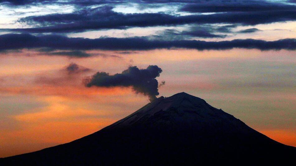 Ascheregen rund um Vulkan: Etwa 900 Schulen in Mexiko geschlossen