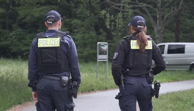 Schrecklicher Fund in Berlin-Neukölln: Polizist entdeckt toten Säugling am Gehweg