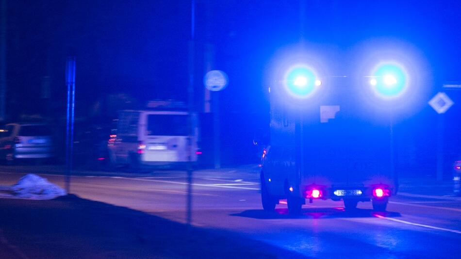 Rettungswagen mit Blaulicht