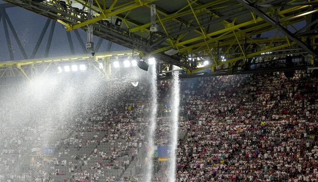 Stadionkletterer soll rund 12.000 Euro für Polizeieinsatz zahlen
