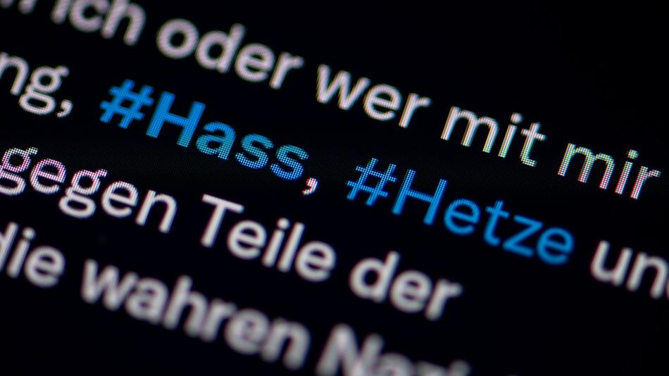 Deutlich mehr Verfahren zu Hasskriminalität