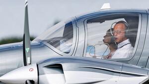 Festnahmen an Kanzler-Flugzeug: Polizei stoppt mutmaßliche Sabotage