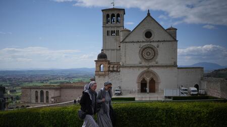 Assisi zeigt erstmals Gebeine des Heiligen Franziskus