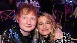 Ed Sheeran mit seiner damals schwangeren Frau Cherry Seaborn im Februar 2022.