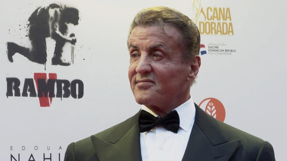 Rambo" postet Tanzvideos: Sylvester Stallone überrascht Fans mit coolen Moves