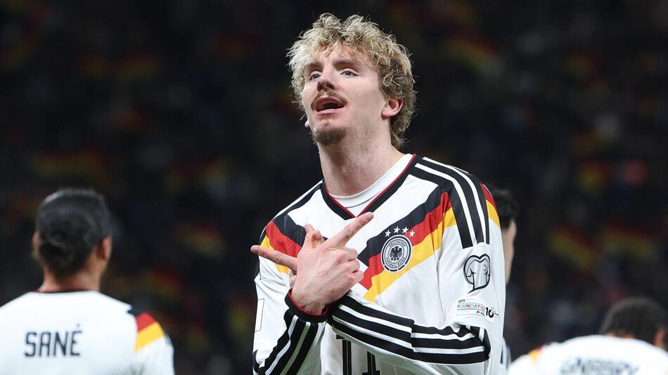 Nick Woltemade feston një gol me uniformën e DFB-së.