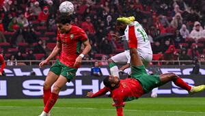 Ayoub El Kaabi trifft spektakulär per Fallrückzieher für Marokko.