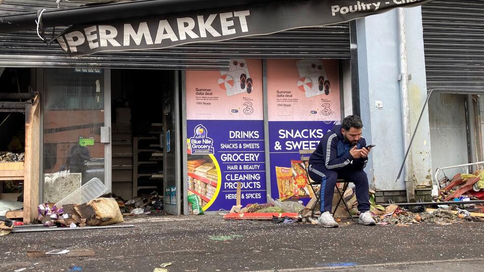 Ausschreitungen nach Messerangriff auf Kinder in Southport