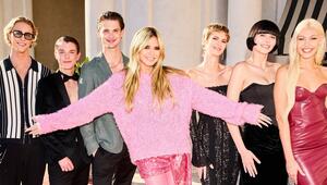 Heidi Klum mit ihren Finalisten und Finalistinnen: Moritz (v.l.), Jannik, Pierre, Zoe, Magdalena ...