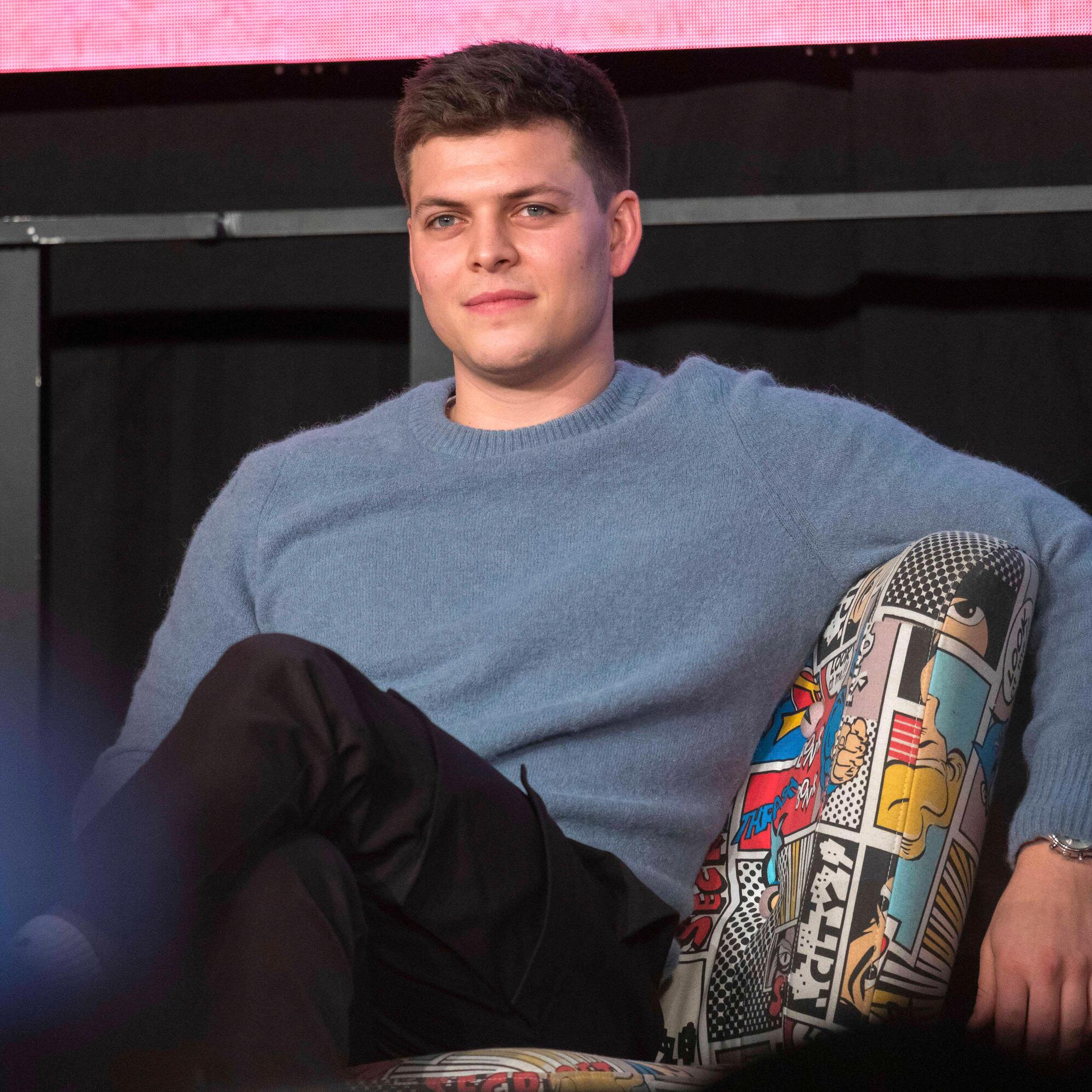 Alex Høgh Andersen (20 de Maio de 1994), Artista