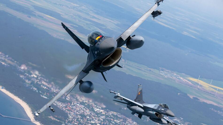 Militäranalyst: F-16 für Ukraine nicht kriegsentscheidend