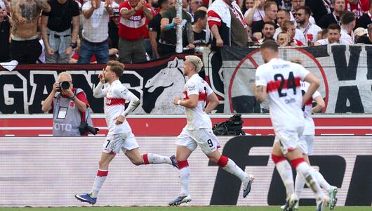 Maximilian Mittelstädt bejubelt das 2:1 für den VfB.