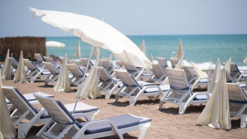 Leerer Strand in Antalya