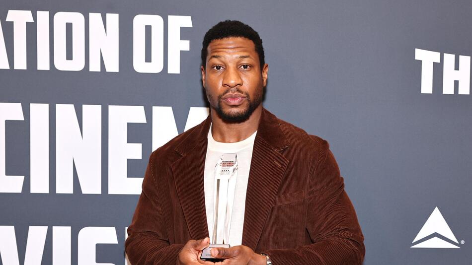 Nach Seinem Marvel Aus Jonathan Majors Ist Weitere Rolle Los Webde 