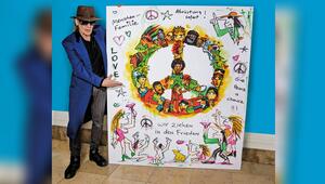 Udo Lindenberg engagiert sich seit Jahrzehnten für des Kinderhilfswerk Unicef. Hier zeigt er ...
