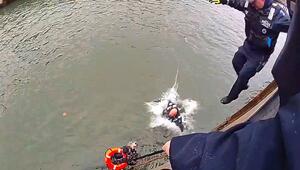 Sprung in eiskalten East River: New Yorker Polizisten kommen 67-Jährigem zu Hilfe