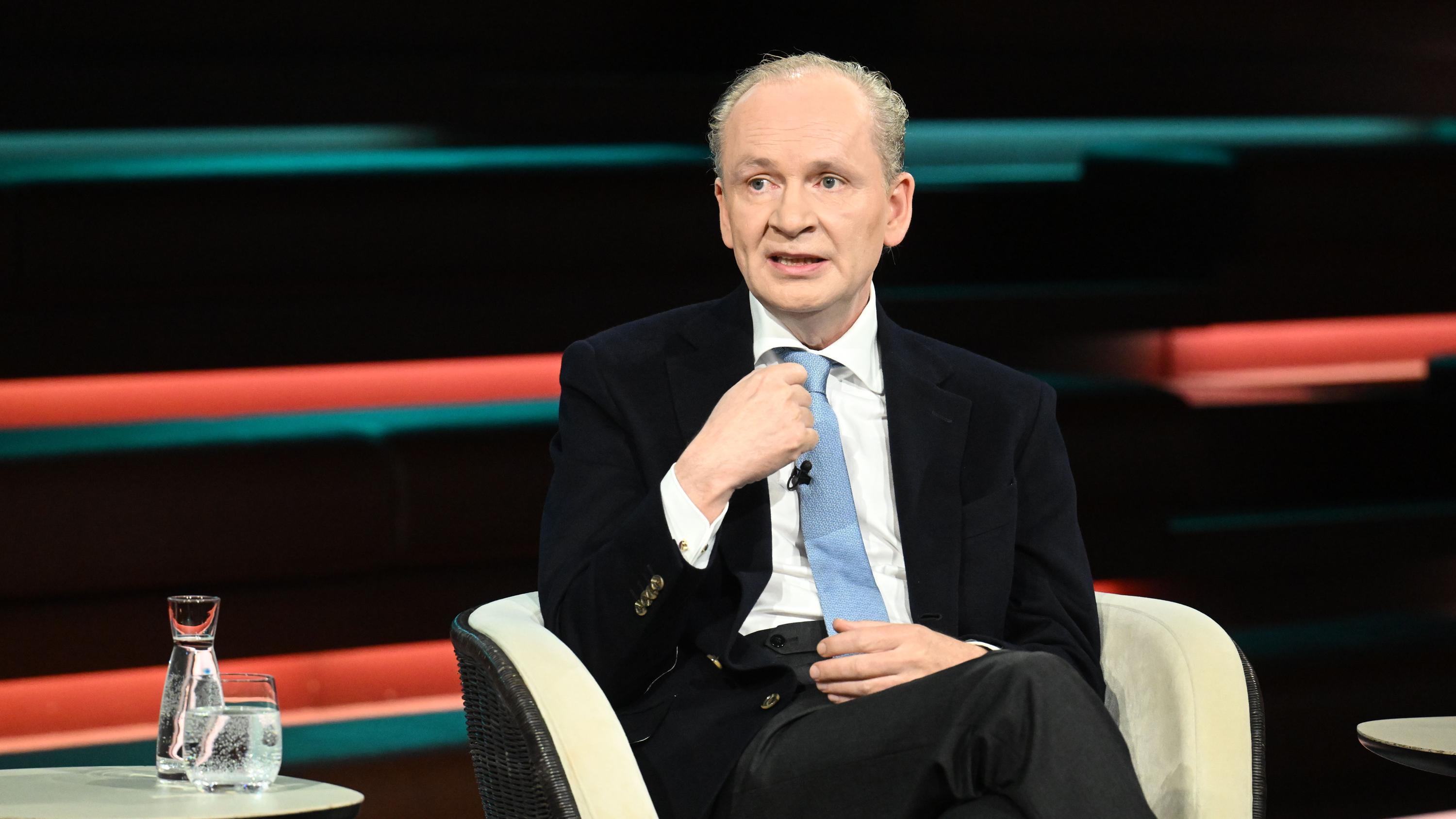 .Autor Ferdinand von Schirach warnt: Große Reformen sind nicht möglich  "ohne Einschnitte bei uns allen"