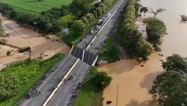 "Es hat mein ganzes Haus weggespült" - Zerstörung durch Hochwasser in Venezuela