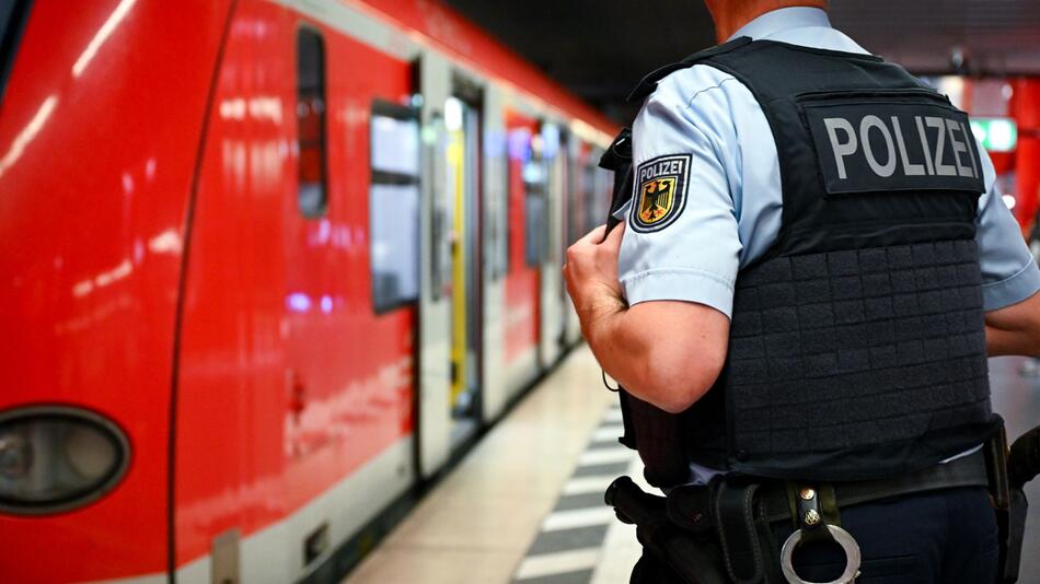 Bundespolizei am Bahnhof