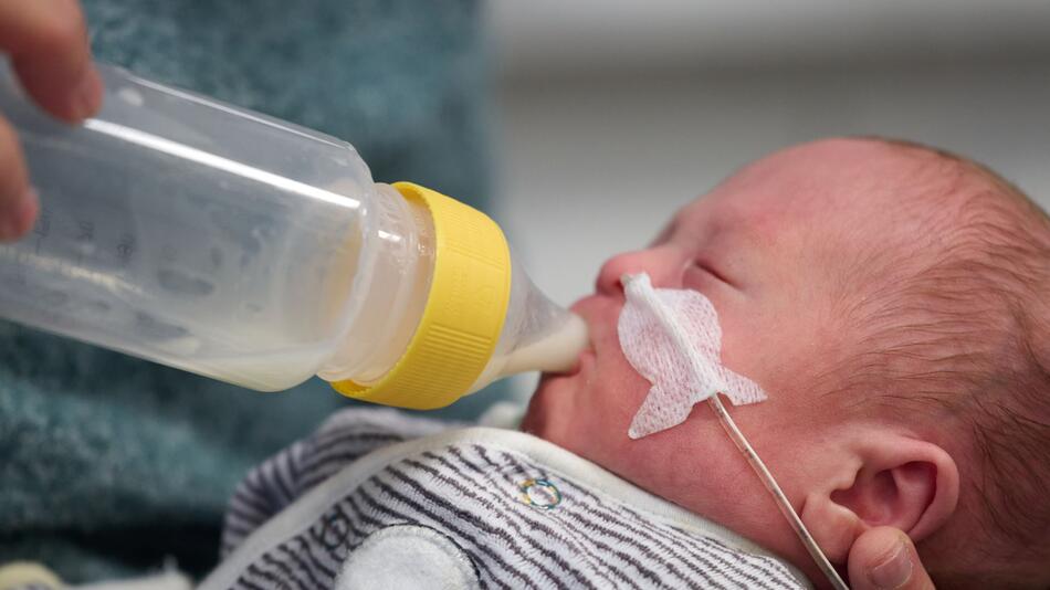 Gespendete Muttermilch in der Kinderklinik