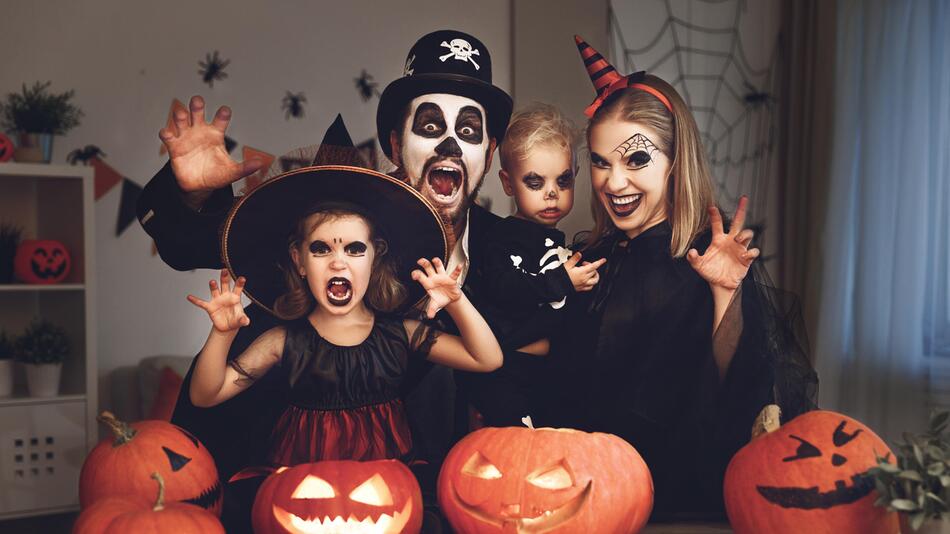 halloween, kostüme, verkleidung, spinne, geist, skelett, hexe, vampir, zombie